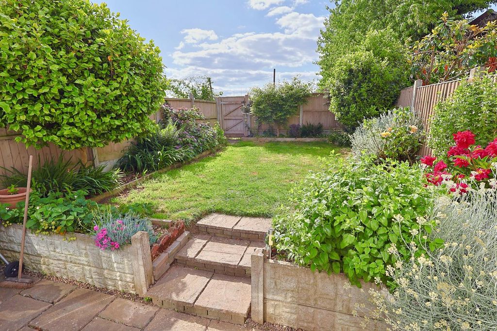 Property photo 2 of 13 Garden