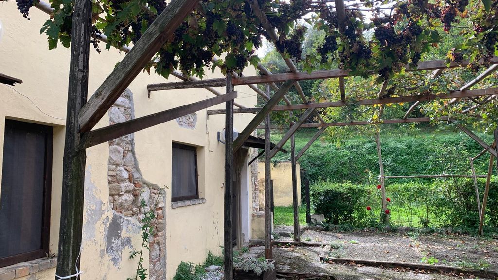 Property photo 3 of 39