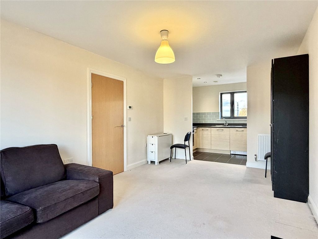 Property photo 2 of 11 Picture No. 24