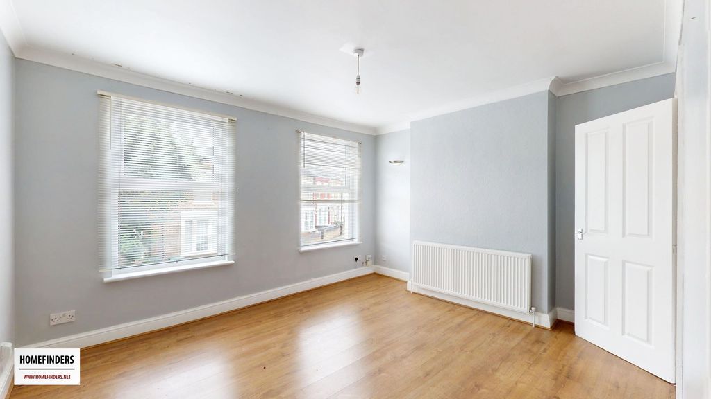 Property photo 2 of 11 Photo 1