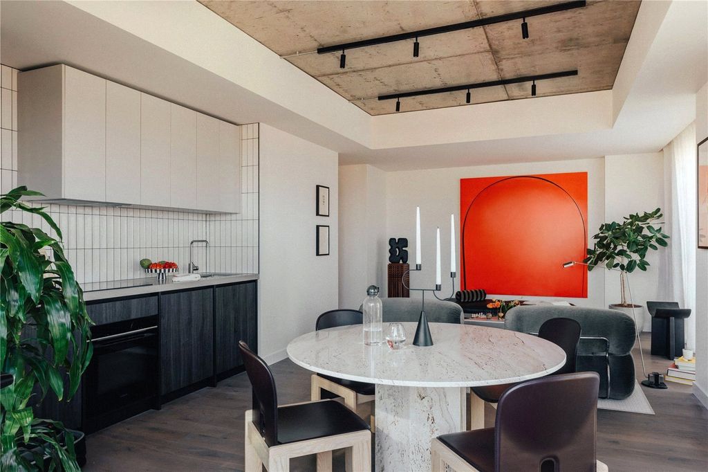 Property photo 3 of 13 Dining Area