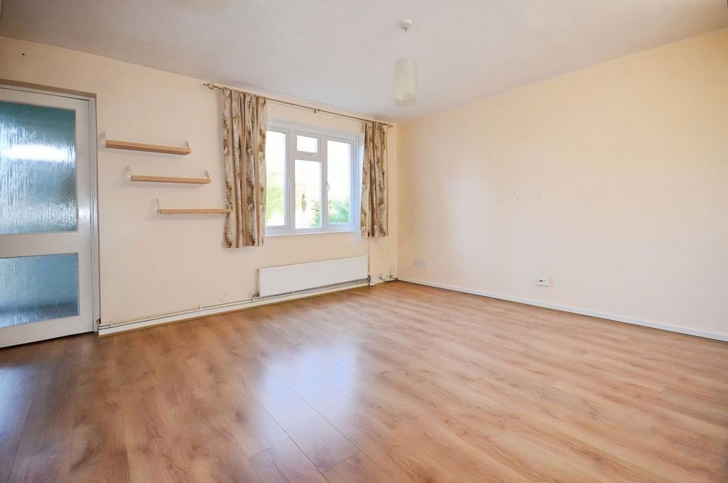 Property photo 2 of 10 Pbox-Img.Jpg