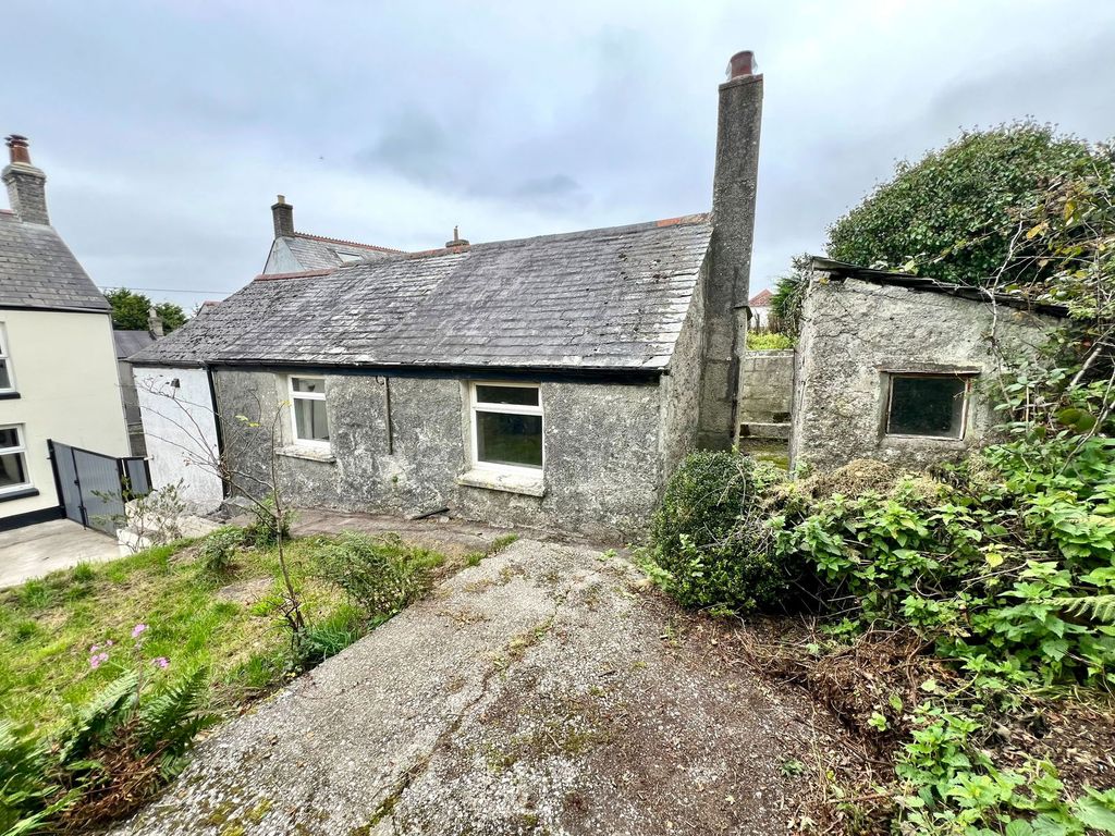 Property photo 2 of 25