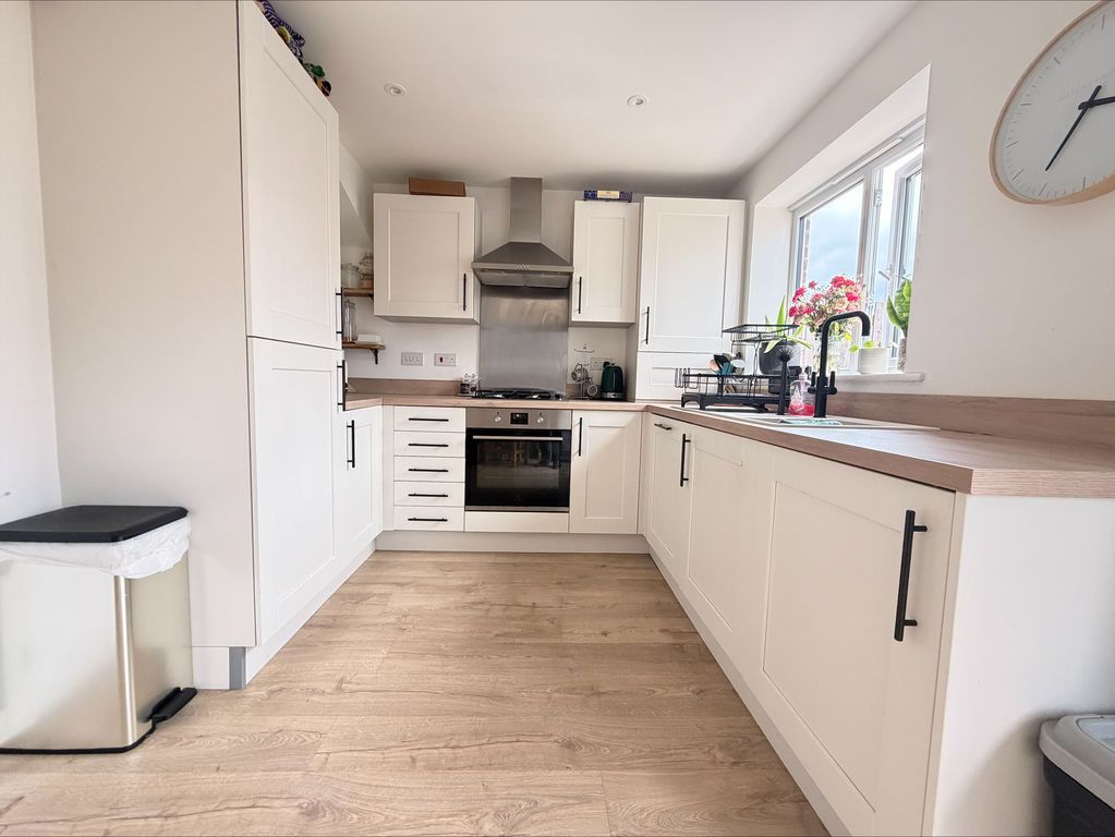 Property photo 3 of 11 Photo 5