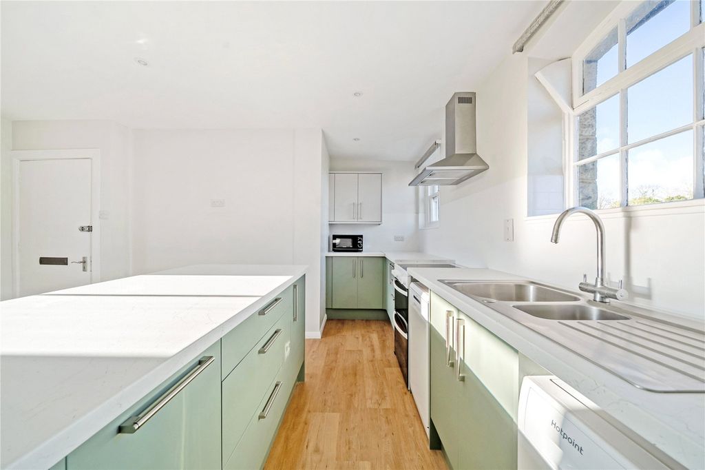 Property photo 2 of 8 Kitchen