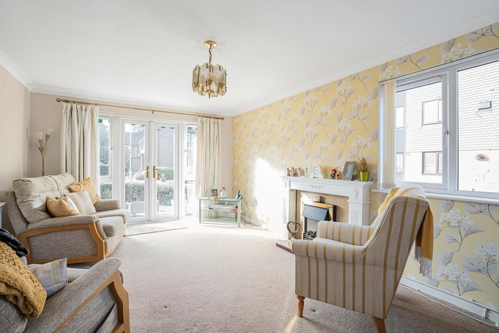 Property photo 2 of 12 Lounge