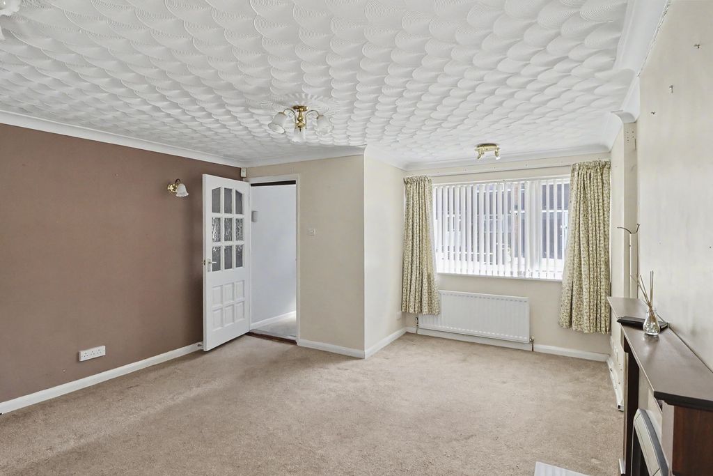 Property photo 3 of 18 23 Alameda Way, Purbrook, Waterlooville, Hampshire, Po7 5Ha