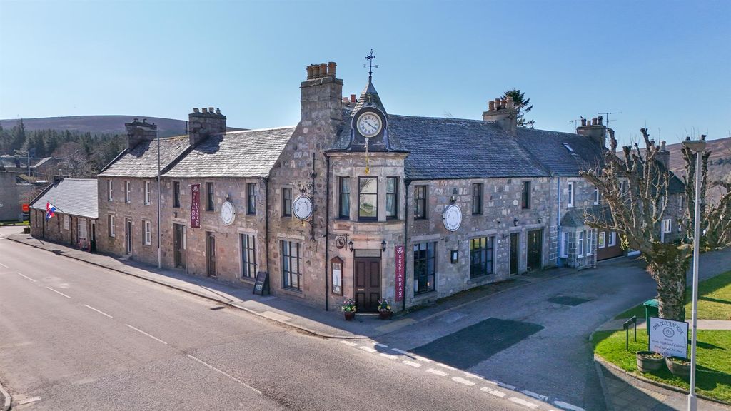 Property photo 1 of 26 The Clockhouse