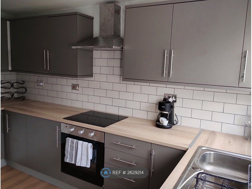 Property photo 3 of 30 Kitchen