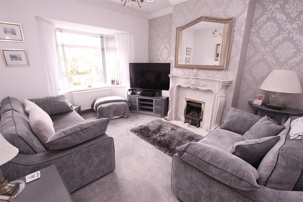Property photo 2 of 27
