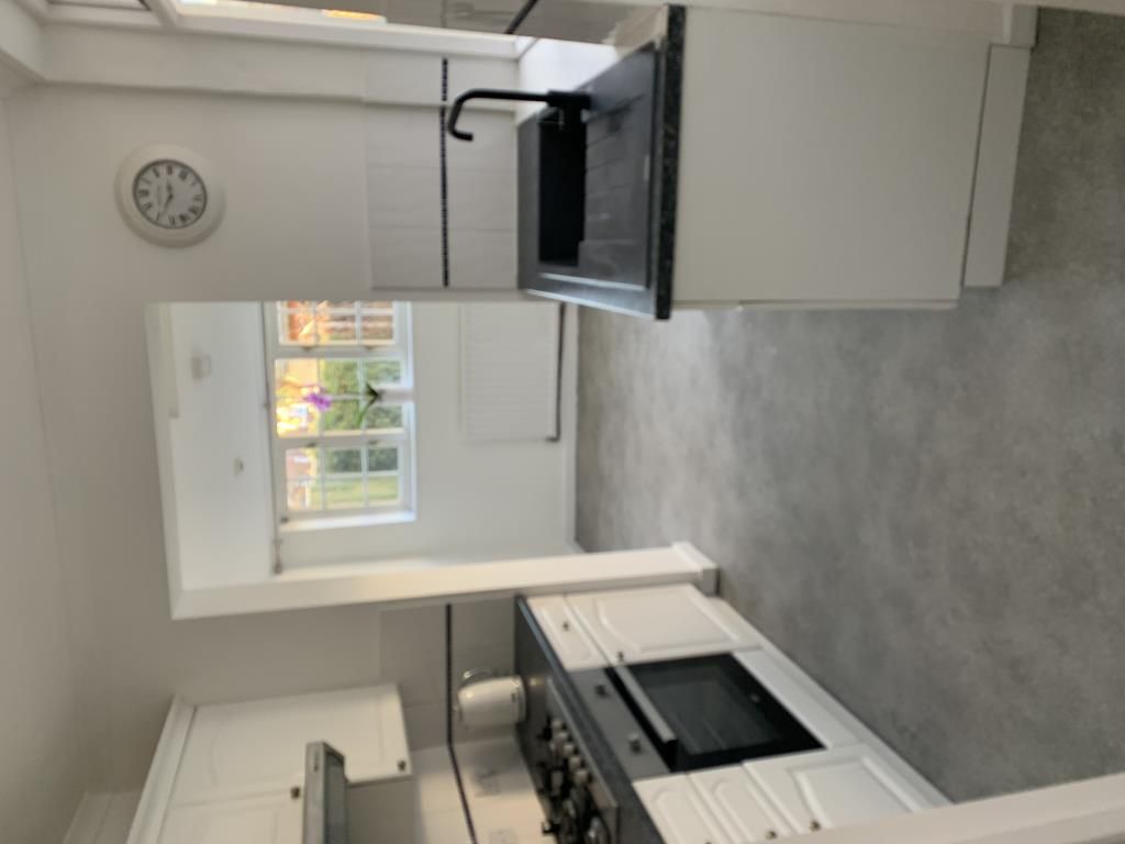 Property photo 2 of 10 Kitchen