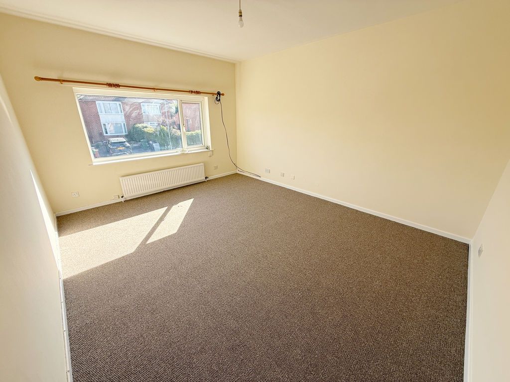Property photo 2 of 6 Lounge