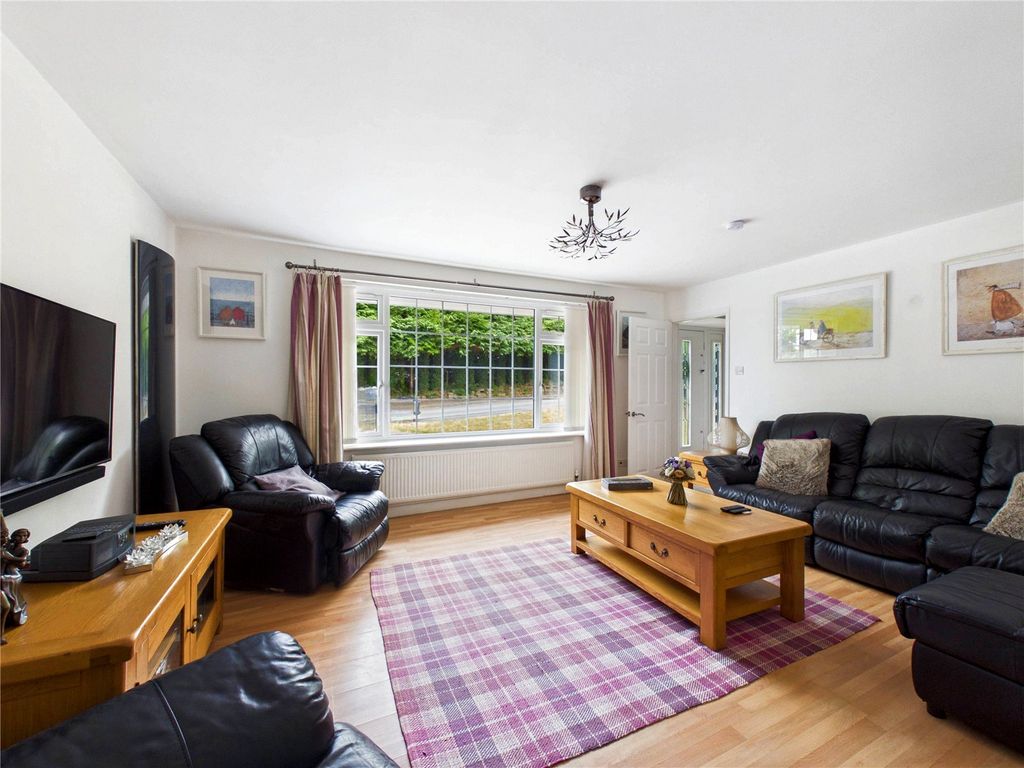 Property photo 2 of 17 Picture No. 23