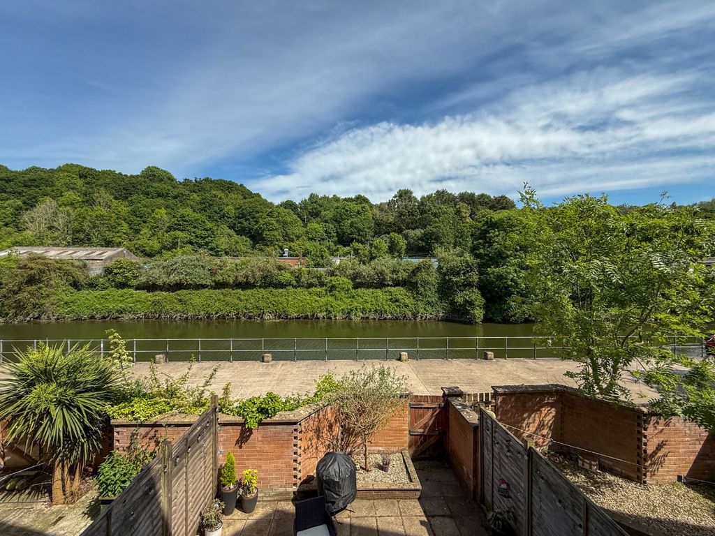 Property photo 3 of 27 4067906