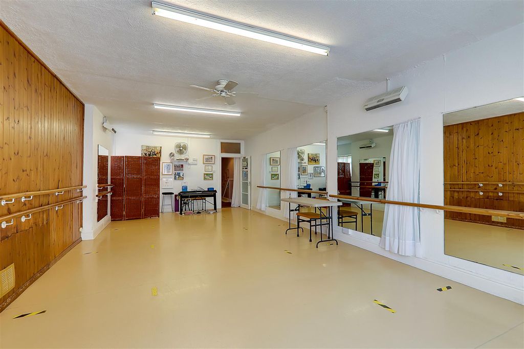 Property photo 3 of 10 Img_9468-Img_9470.Jpg