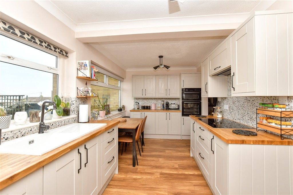 Property photo 3 of 13 Kitchen/Diner