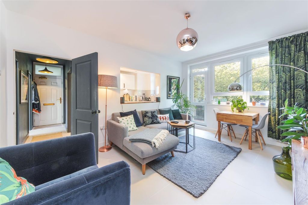 Property photo 1 of 16 Reception