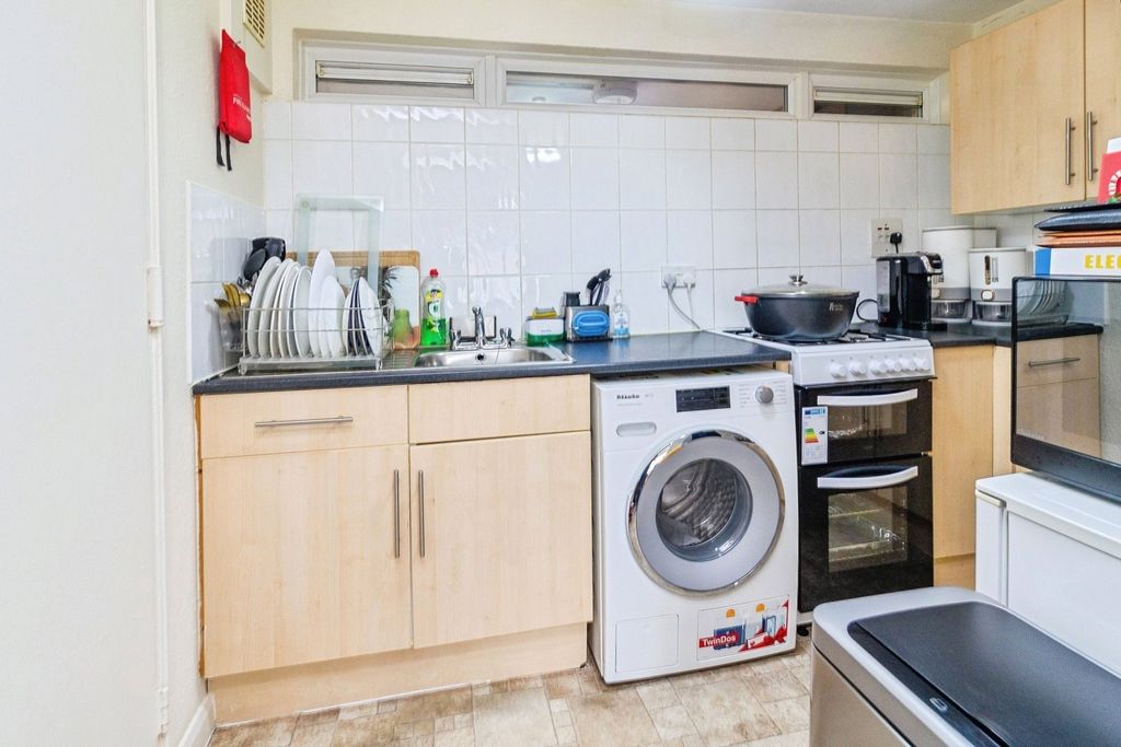 Property photo 2 of 18 Photo