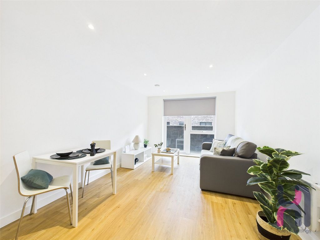 Property photo 2 of 10 Picture No. 21