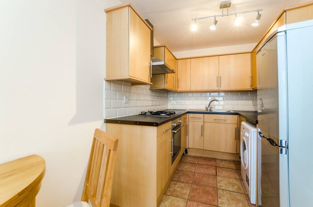Property photo 1 of 5
