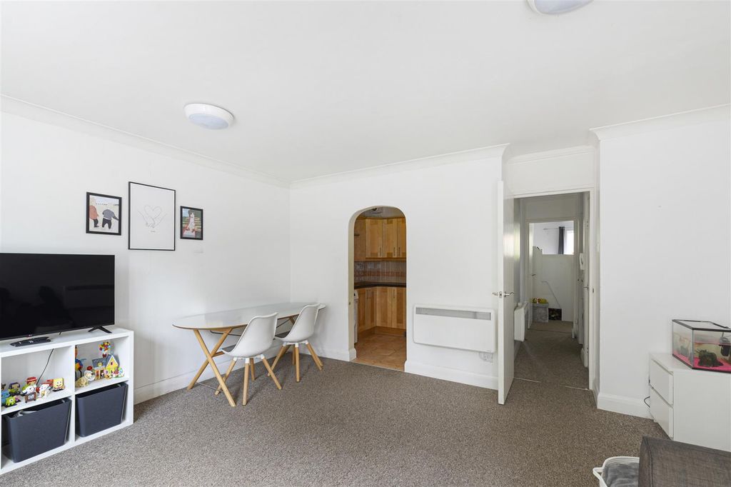 Property photo 2 of 12 Sitting Room