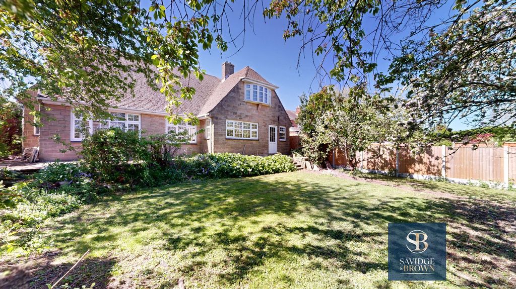 Property photo 2 of 33 Photo 67