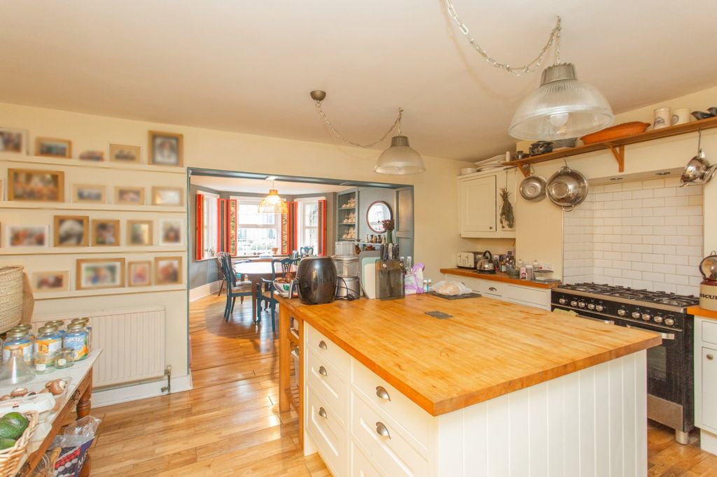 Property photo 3 of 18 Picture 3