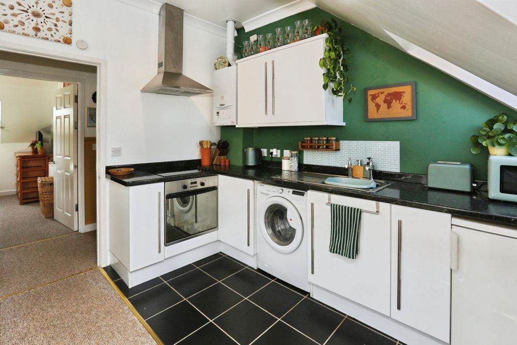 Property photo 3 of 14 Kitchen