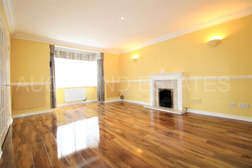 Property photo 3 of 26