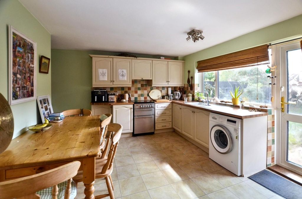 Property photo 2 of 14 Kitchen / Diner