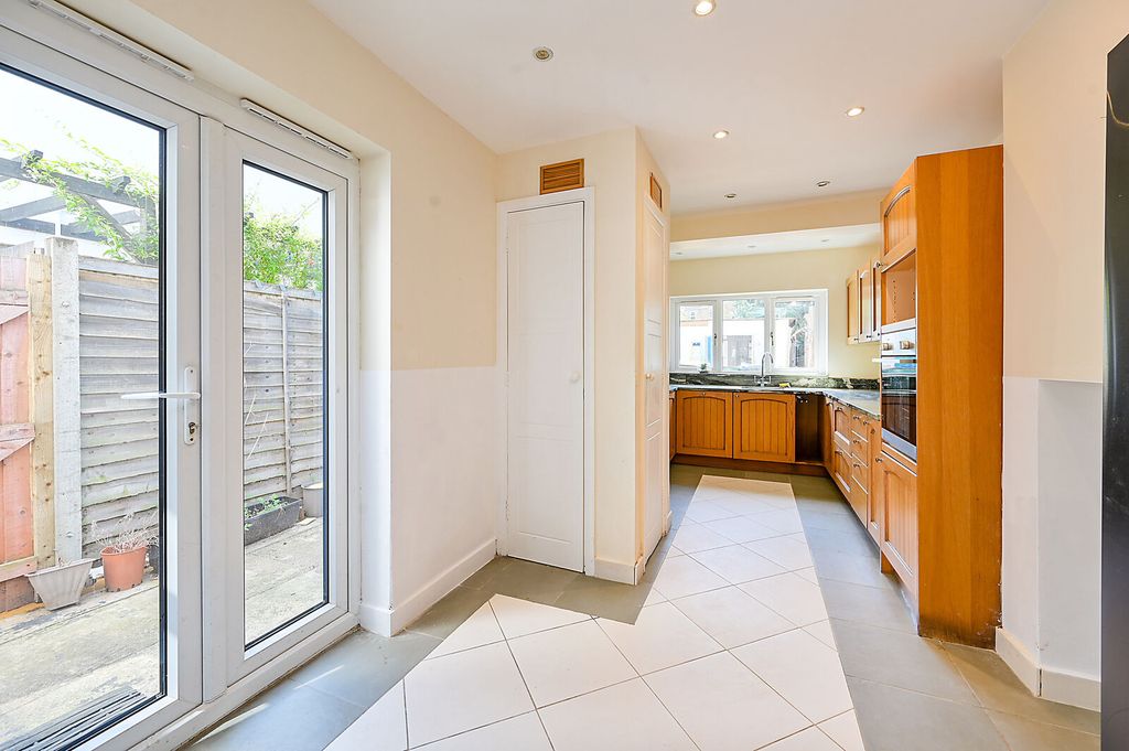 Property photo 2 of 13