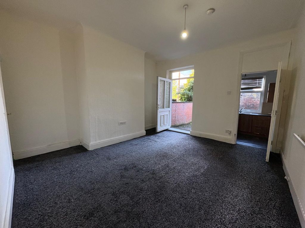 Property photo 3 of 7 Gallery