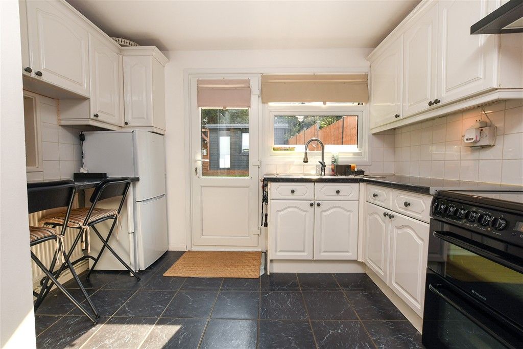 Property photo 3 of 22 Kitchen