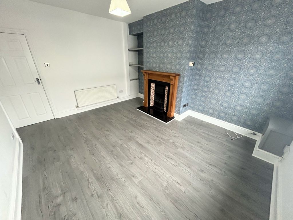 Property photo 2 of 12 Lounge