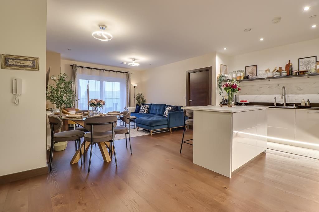 Property photo 3 of 25 Kitchen/Living Room