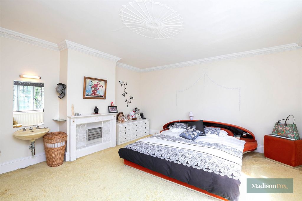 Additional image 22 of 7 bed detached house for saleAlderton Hill, Loughton, Essex IG10