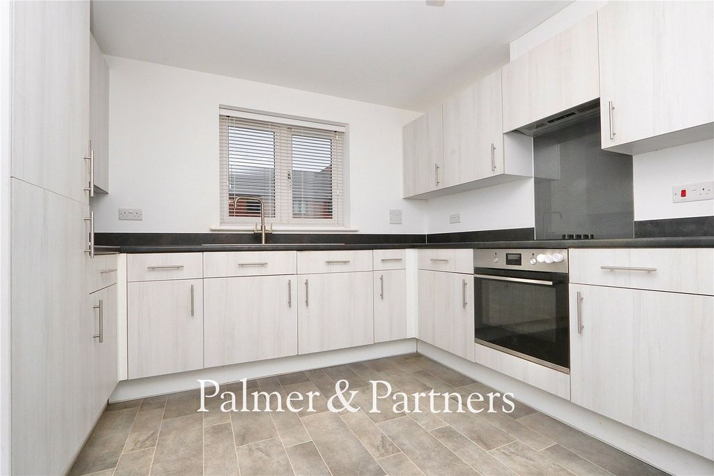 Property photo 2 of 21 Picture No. 13