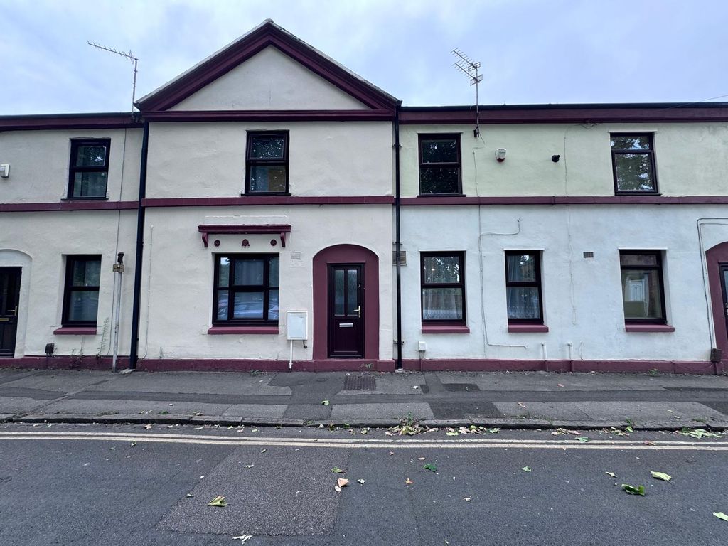 Property photo 1 of 12