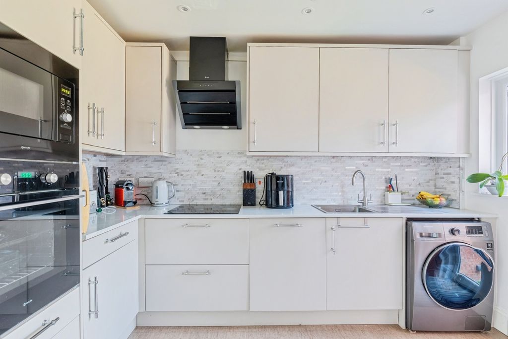 Property photo 3 of 20 Pbox-Img.Jpg