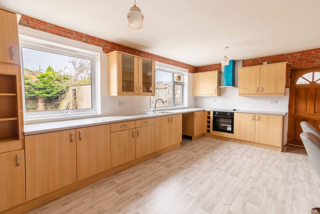 Property photo 2 of 21 Kitchen