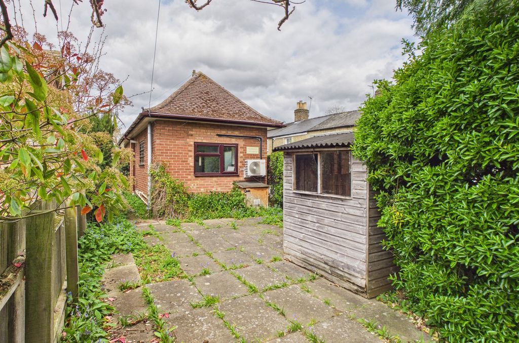 Property photo 3 of 15 Cam02519G0-Pr0419-Still006