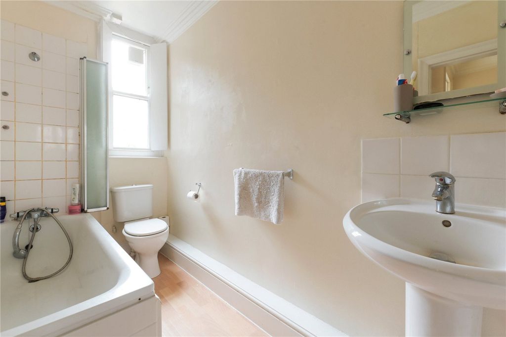 Property photo 3 of 12 Picture No. 10