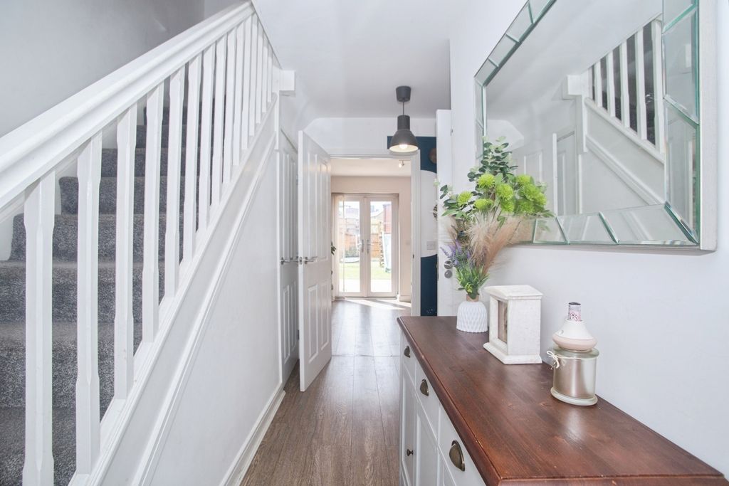 Property photo 2 of 21 Pbox-Img.Jpg