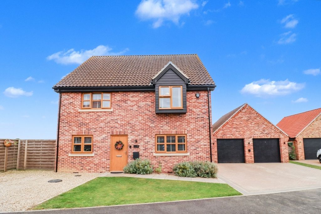 Property photo 2 of 34 4462561