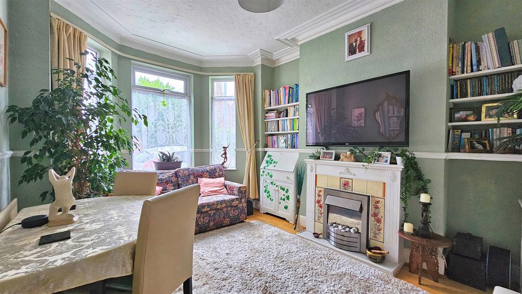 Property photo 2 of 11 Sitting Room