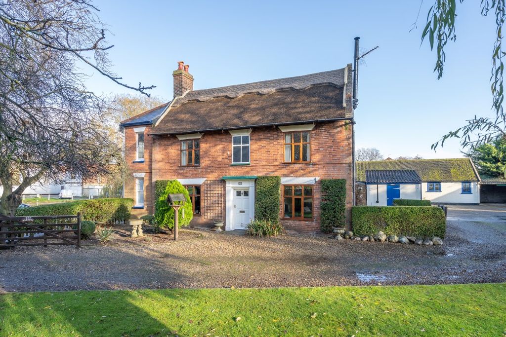 Property photo 1 of 31