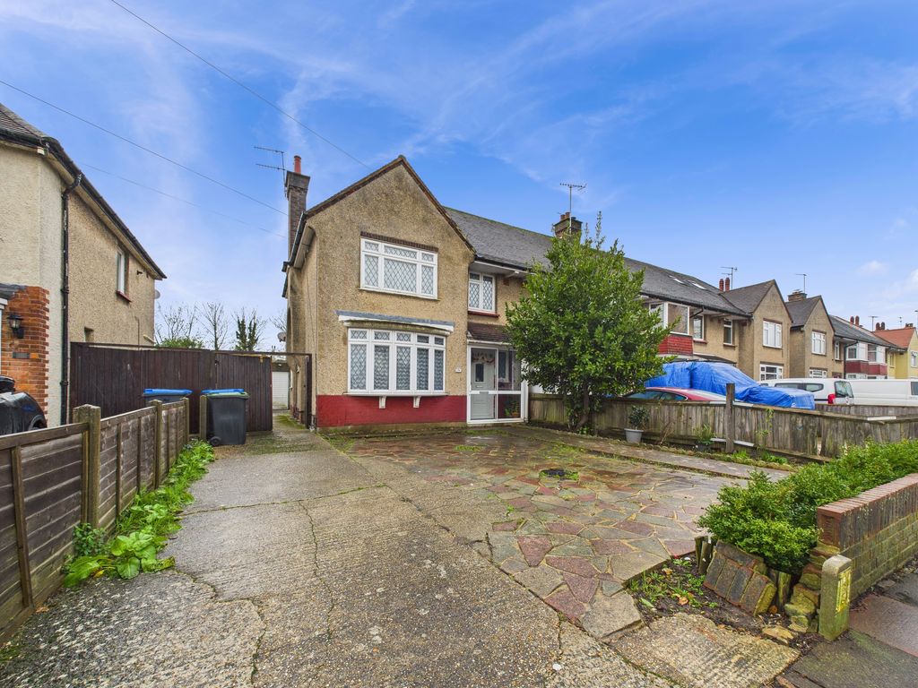 Property photo 1 of 11 Cam03519G0-Pr0421-Still011