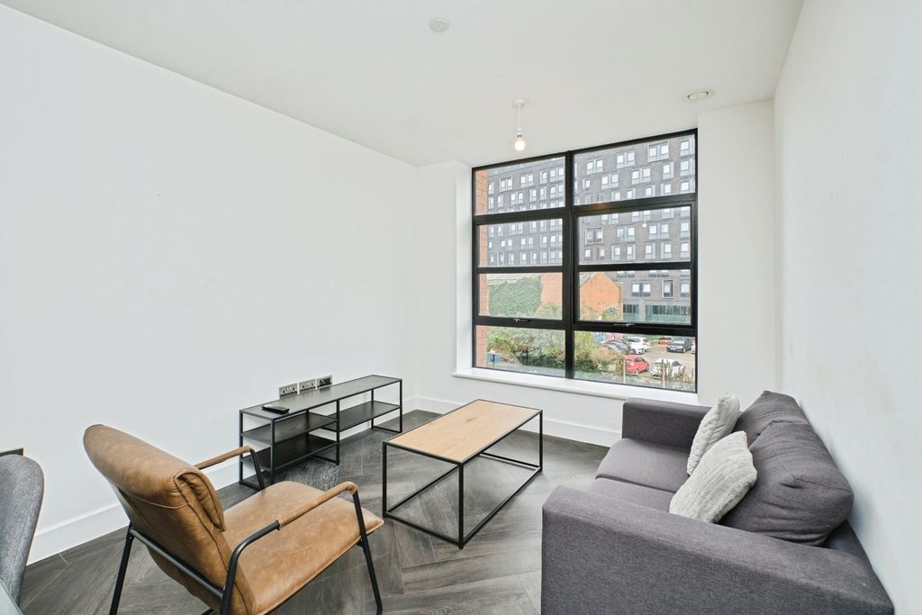 Property photo 2 of 24 Pbox-Img.Jpg