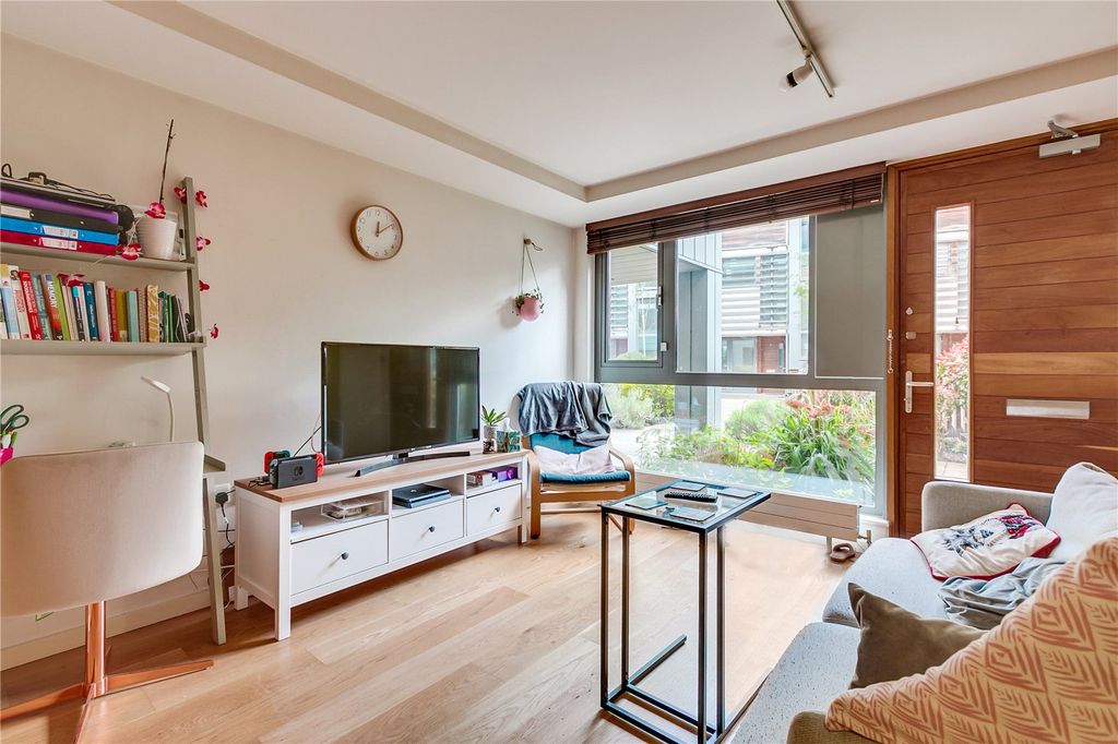 Property photo 2 of 18