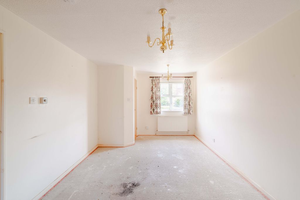 Property photo 3 of 16 2